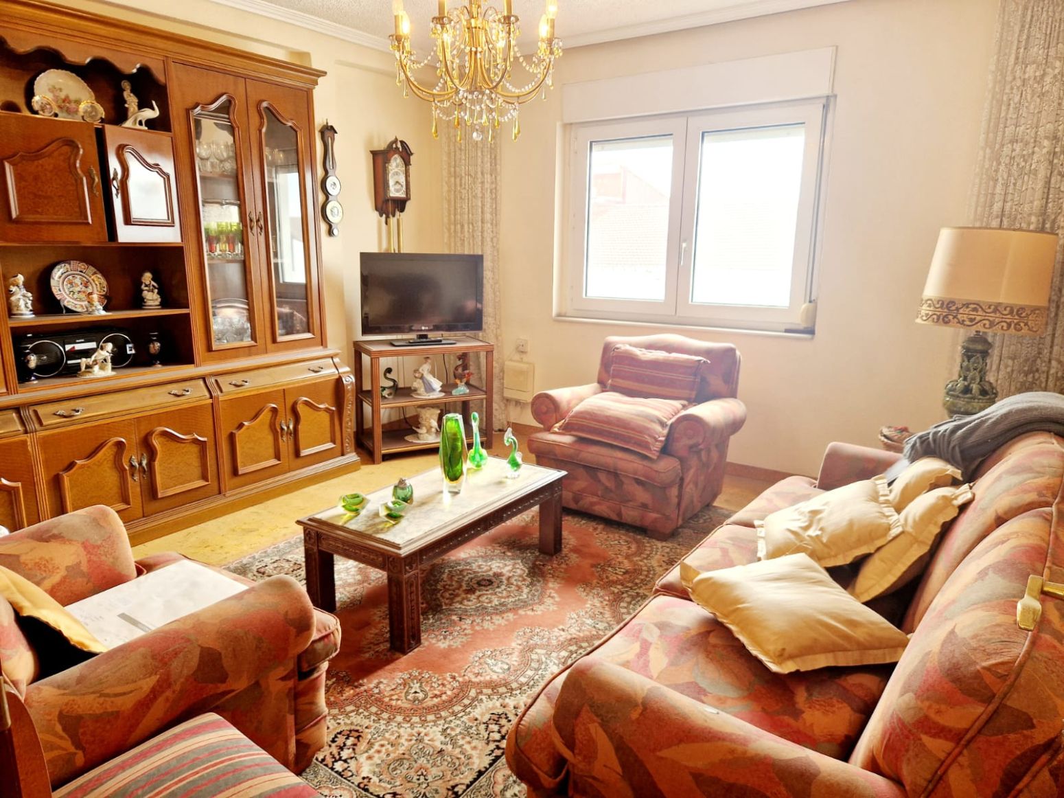 Sala de estar de Piso en venta en Avilés con Parquet y Trastero