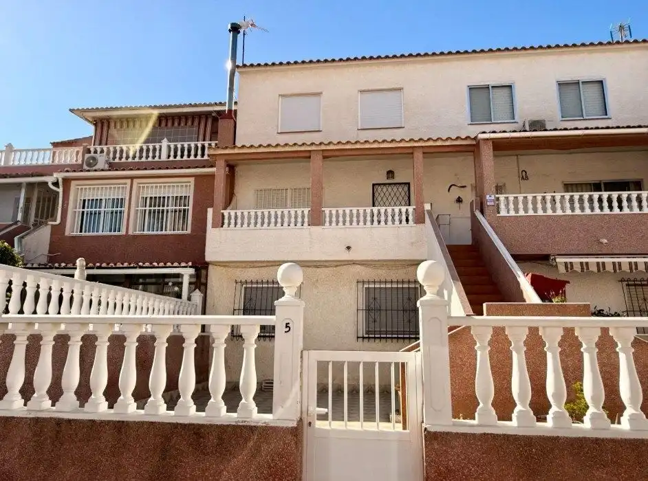 Maison mitoyenne avec jardin à vendre à Zona Carrefour - Urbanizaciones