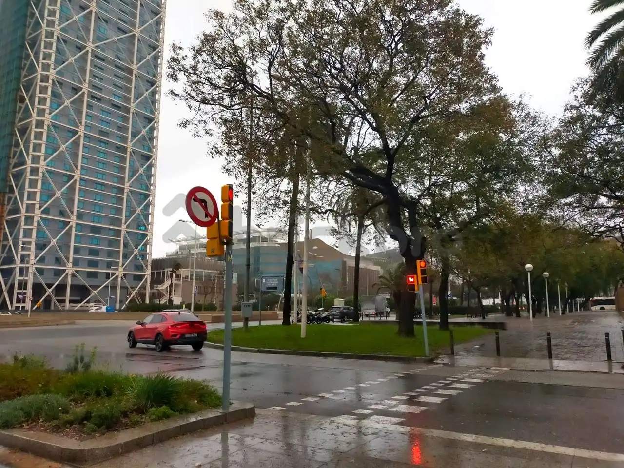 Exterior view of Commercial properties for sale in Barcelona  with Air Conditioner