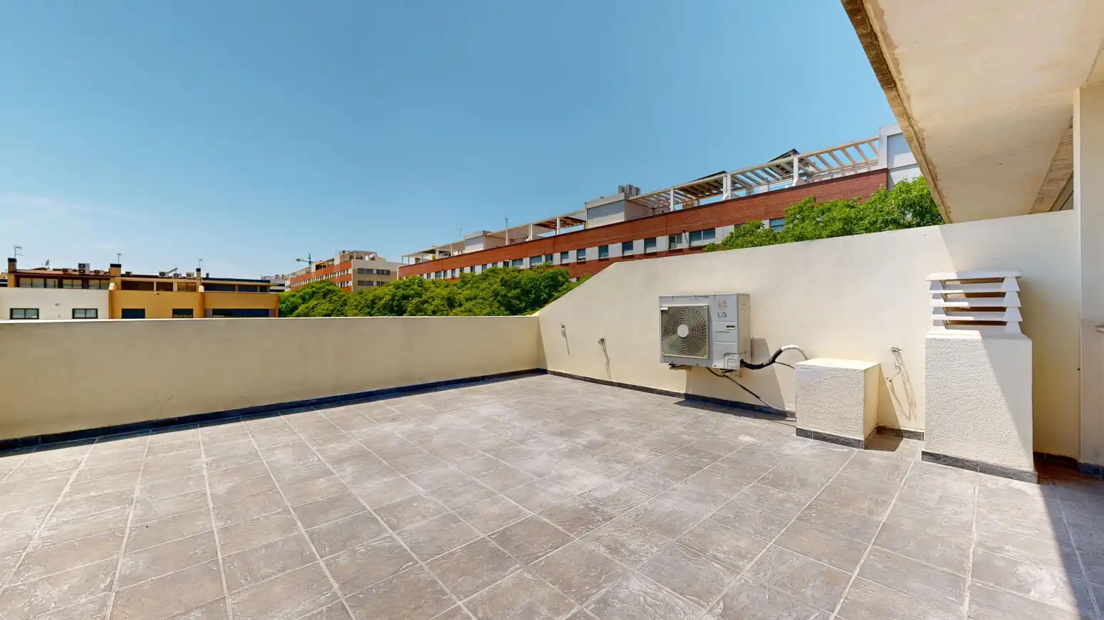 Terrassa de Casa adosada en venda en Torrent amb Aire condicionat, Calefacció i Parquet