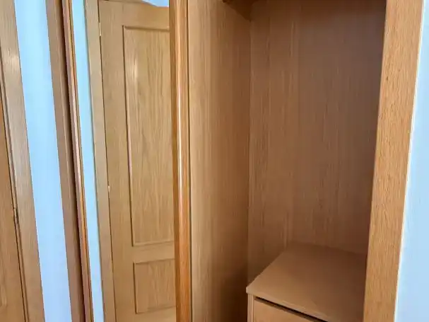 Schlafzimmer von Dachboden zur Miete in Zaratán mit Schwimmbad