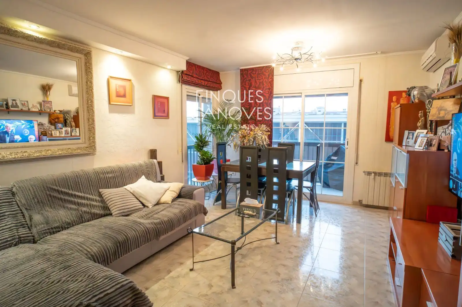 Living room of Attic for sale in Girona Capital  with Air Conditioner, Heating and Terrace