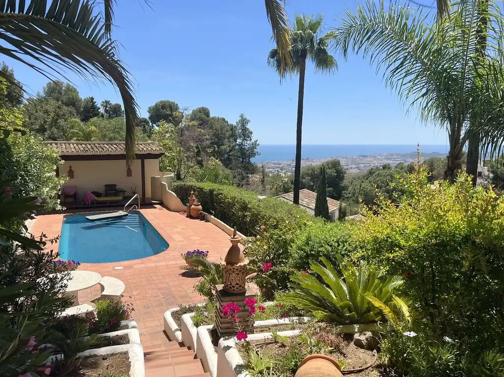 Chalet con piscina en venta en Mijas pueblo