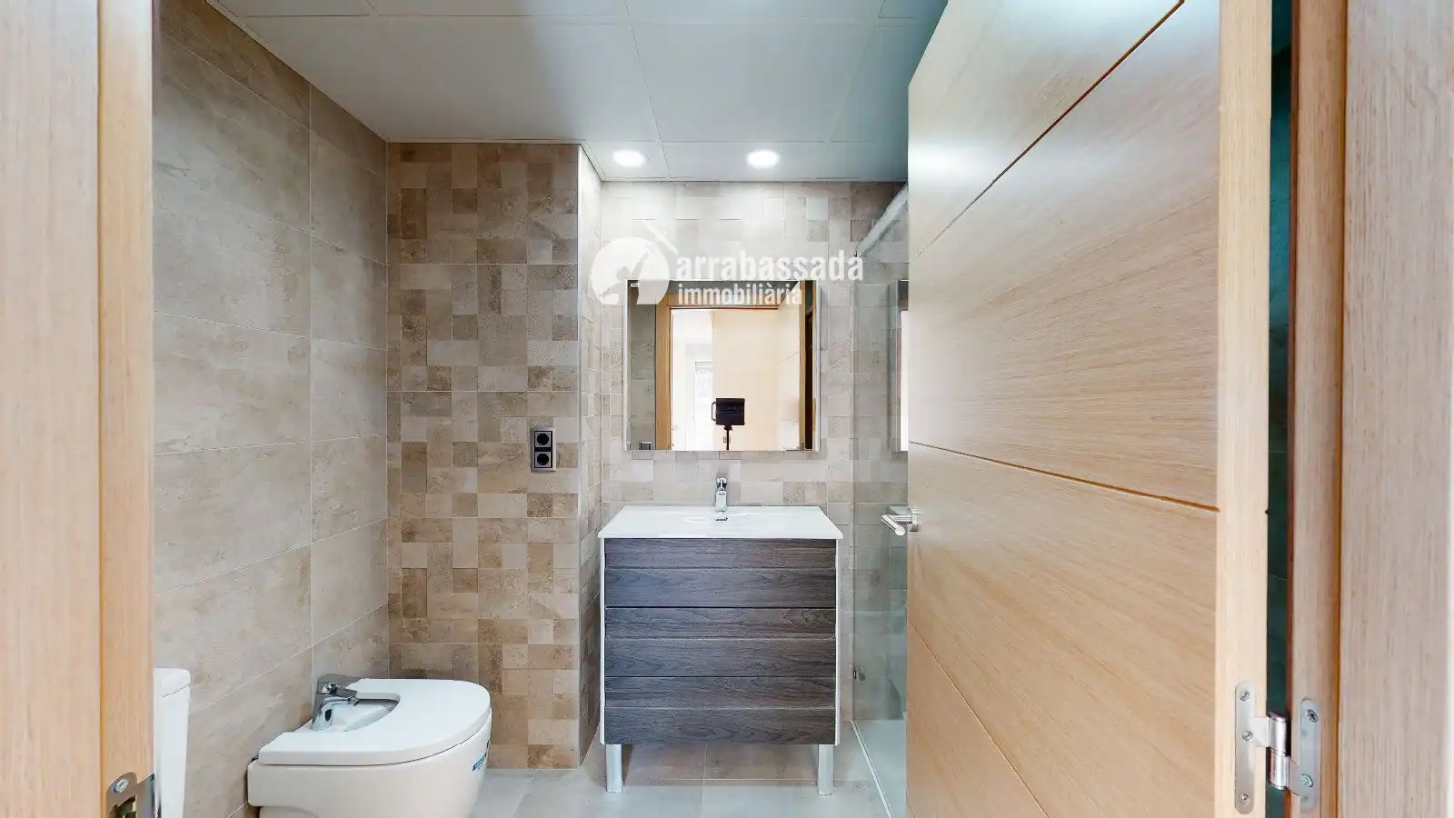 Baño de Piso de alquiler en Tarragona con Aire acondicionado, Calefacción y Terraza