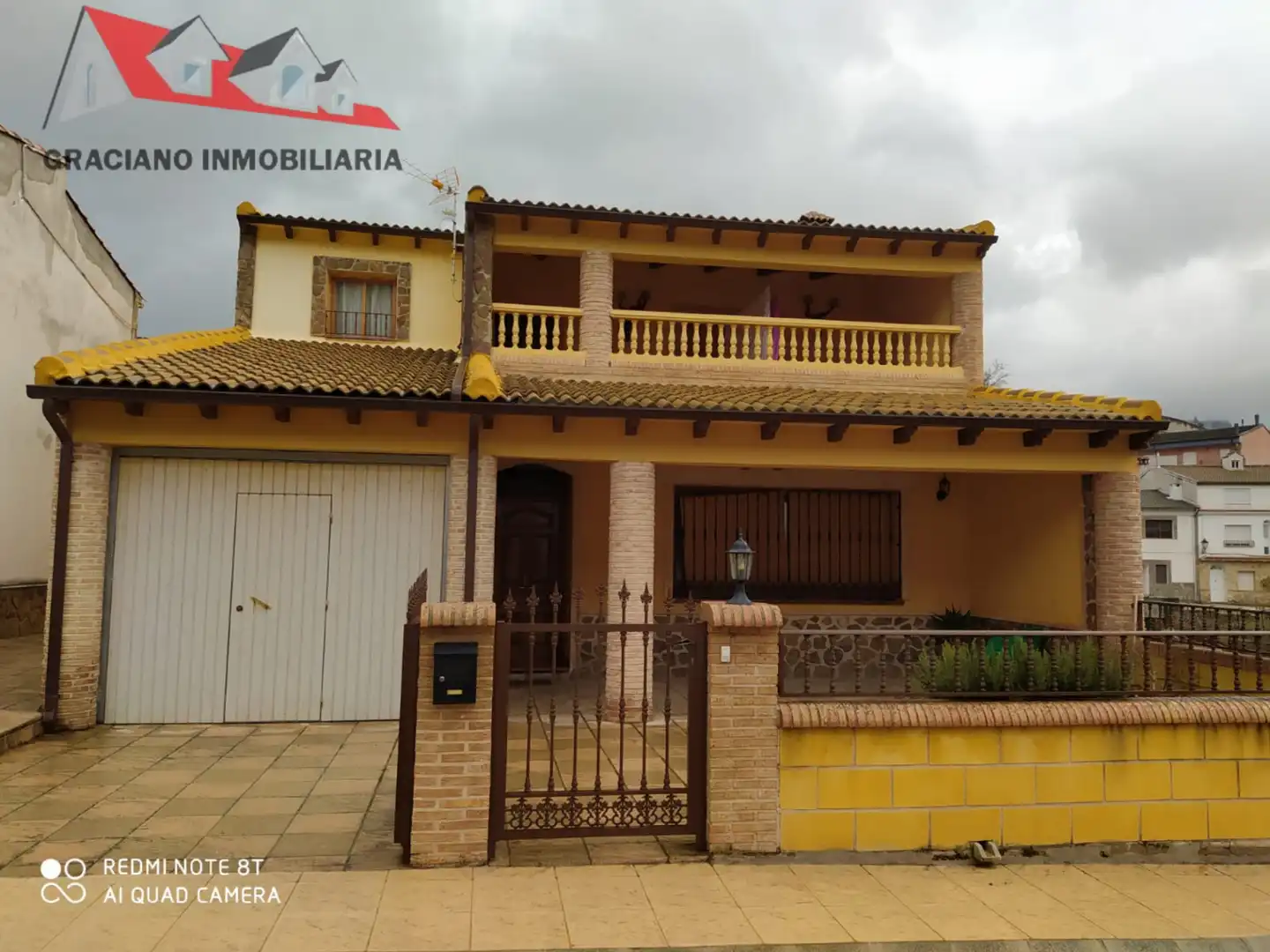Vista exterior de Casa adosada en venda en Villaverde de Guadalimar amb Aire condicionat, Jardí privat i Terrassa