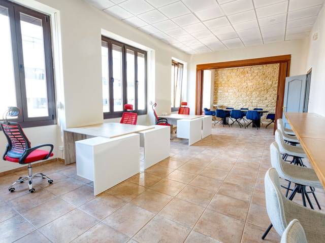 Oficina en Alquiler en Avenida de la Constitución, 12 en Barrio del Centro