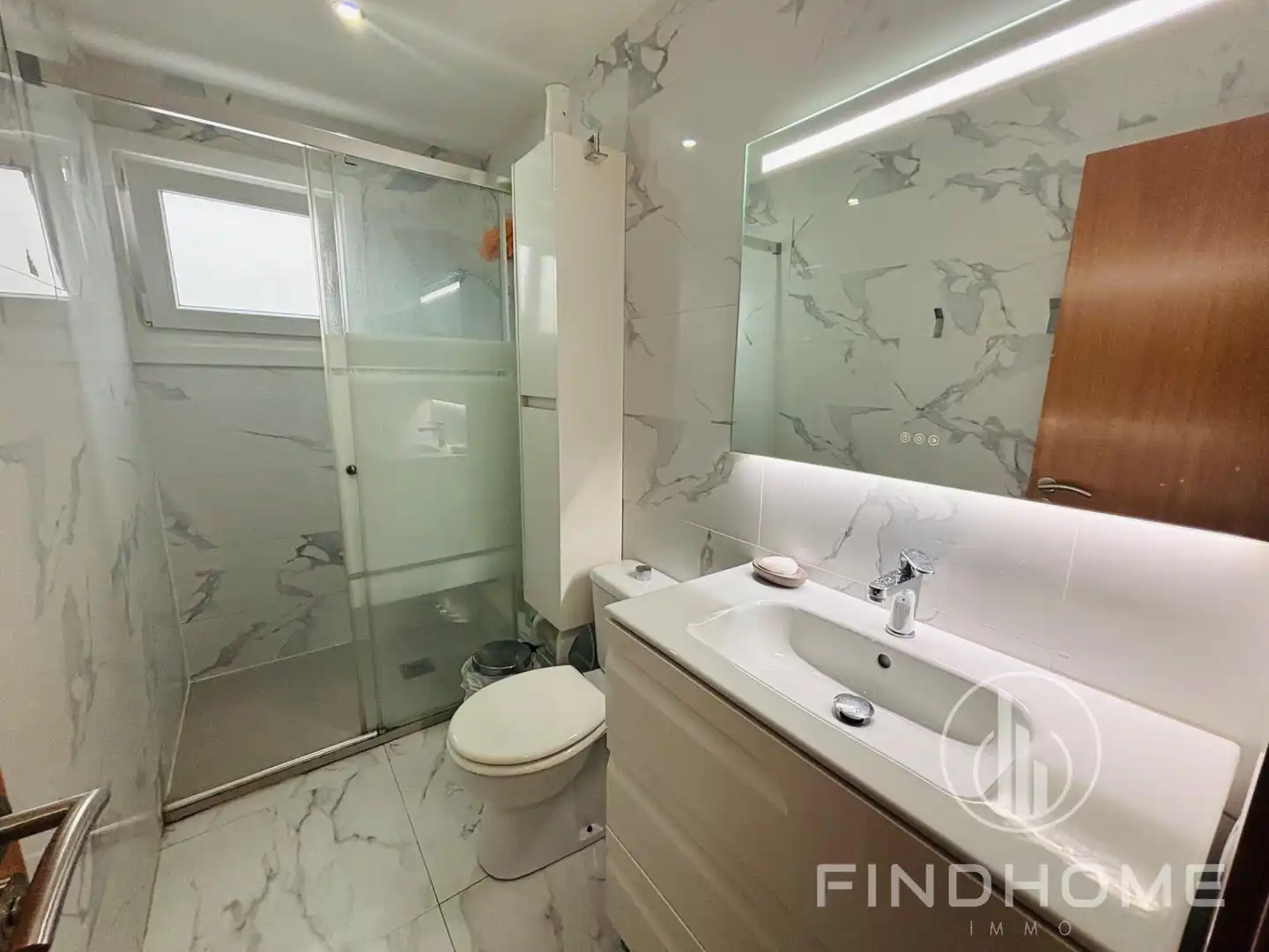 Bathroom of Flat for sale in Olot  with Air Conditioner and Heating