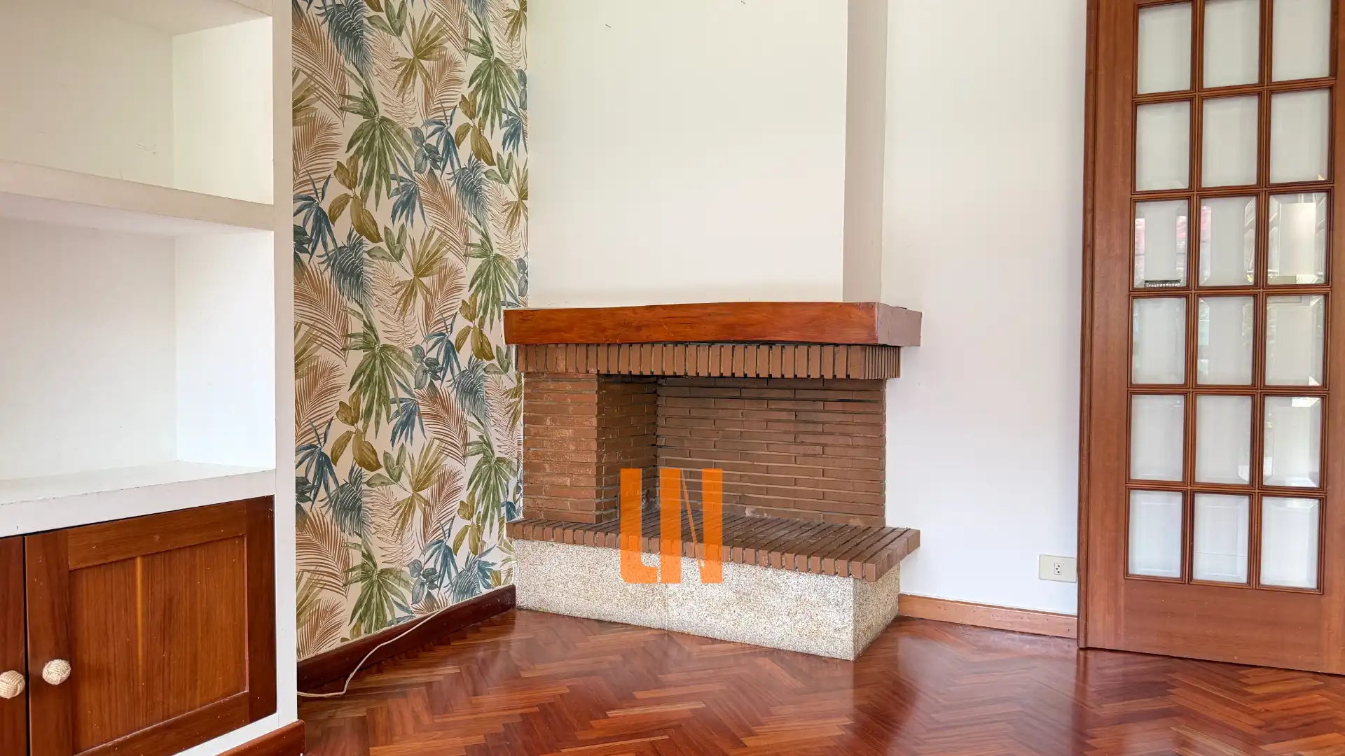 Sala de estar de Casa adosada en venta en Oleiros con Calefacción, Jardín privado y Parquet