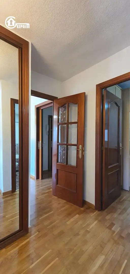 Piso en venta en Madrid con Calefacción y Parquet
