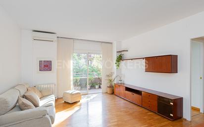 Living room of Apartment for sale in  Barcelona Capital  with Air Conditioner, Terrace and Balcony