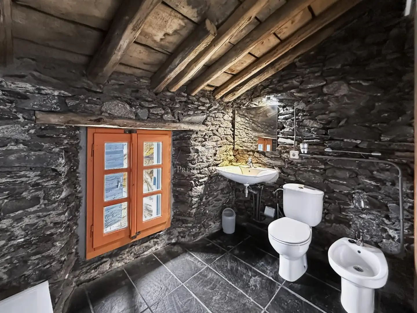 Baño de Finca rústica en venta en Guils de Cerdanya con Calefacción, Jardín privado y Trastero
