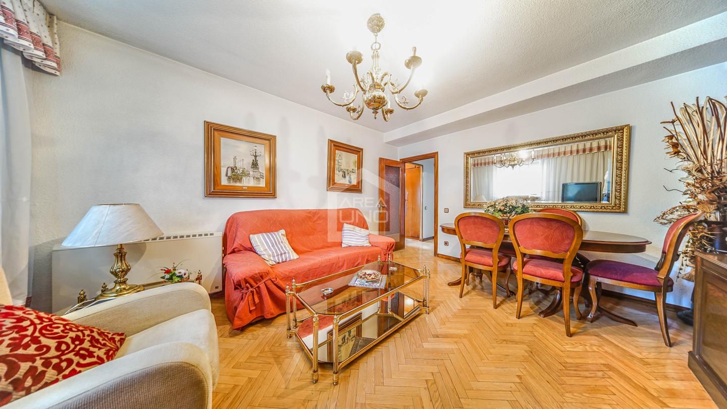 Sala d'estar de Planta baixa en venda en Alcorcón amb Calefacció i Parquet