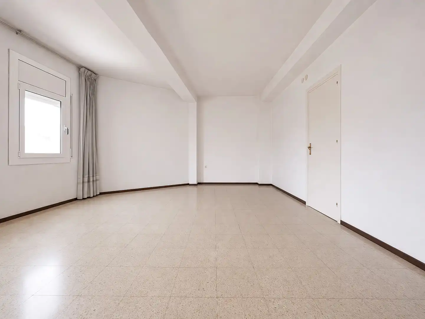 Piso en venta en Barcelona con Balcón