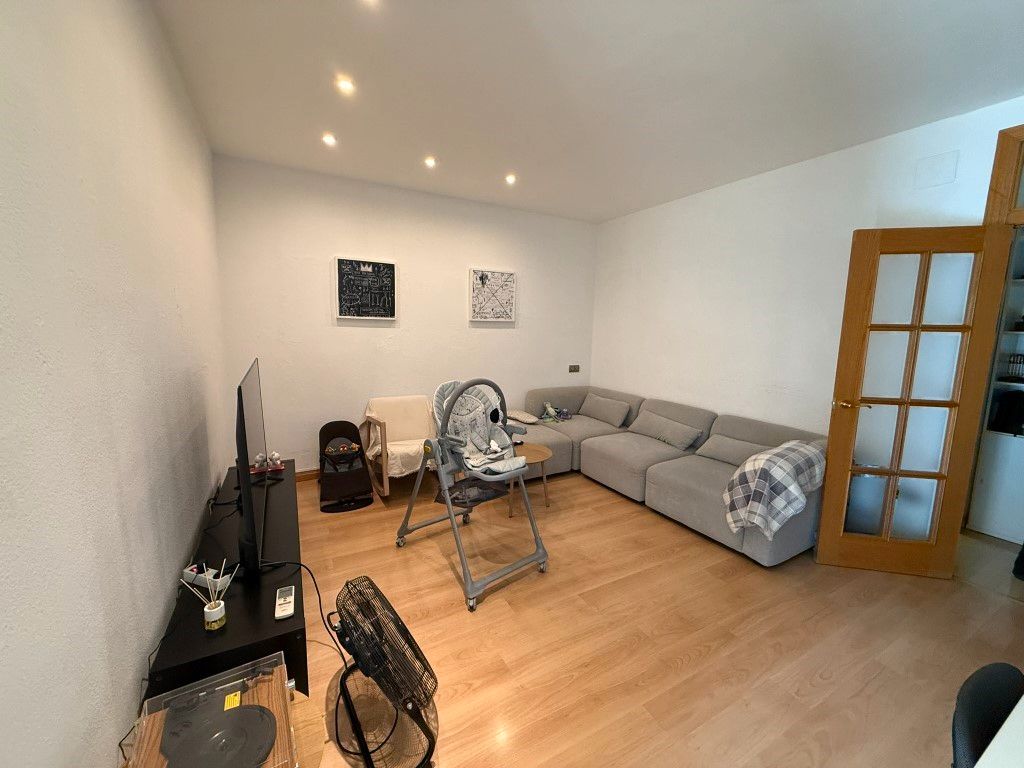 Sala d'estar de Pis en venda en Badalona amb Aire condicionat, Calefacció i Parquet