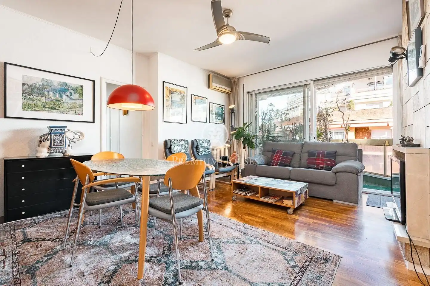 Sala de estar de Piso en venta en Barcelona con Calefacción, Terraza y Balcón