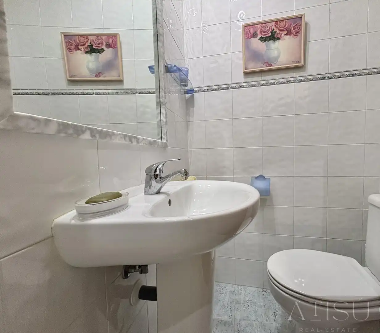 Bathroom of Flat for sale in El Campello  with Air Conditioner and Community pool