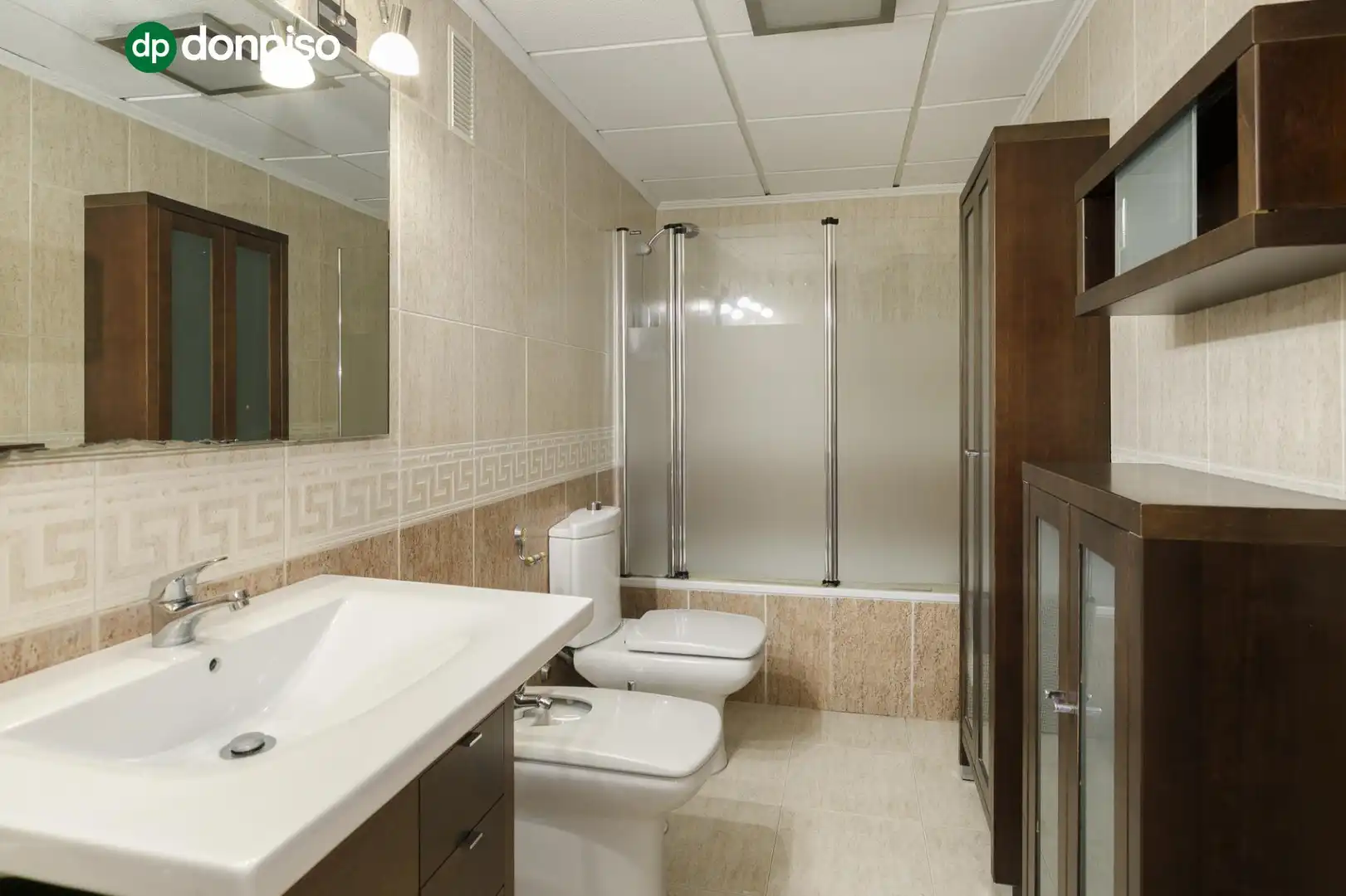 Bany de Apartament en venda en Granada amb Piscina comunitària
