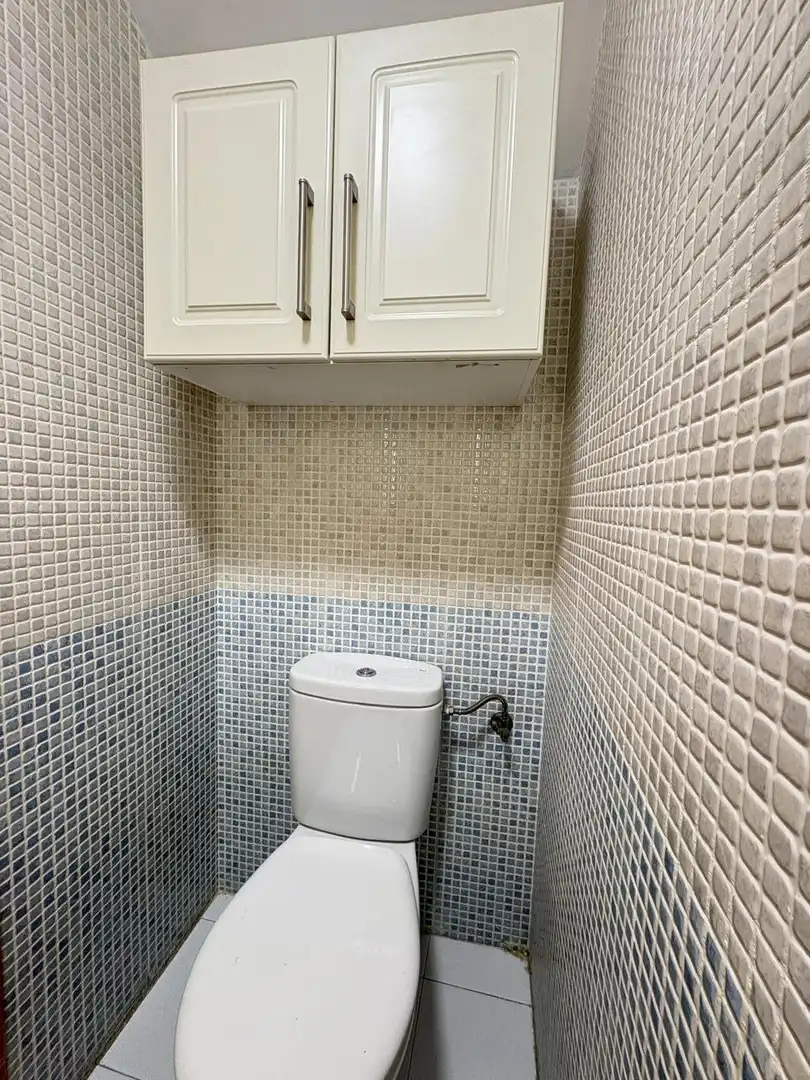 Baño de Dúplex de alquiler en Casarrubios del Monte con Aire acondicionado y Trastero