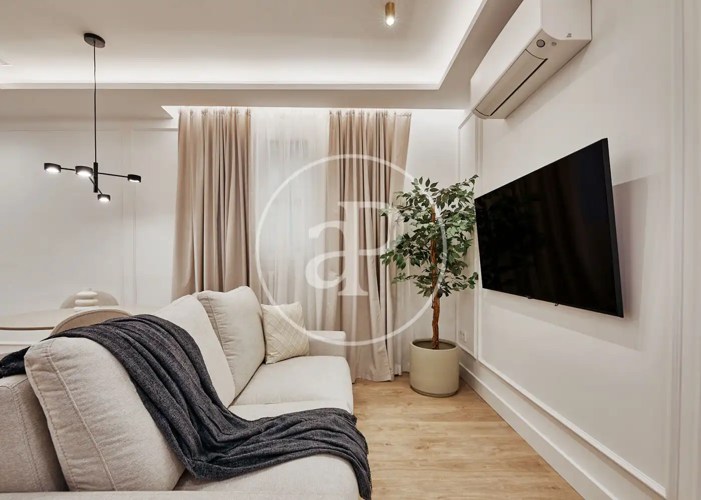 Piso con ascensor en venta en C. de Colón