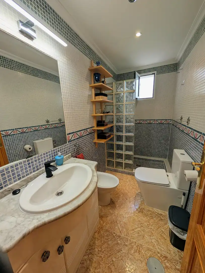 Bany de Apartament de lloguer en Cartagena amb Aire condicionat i Terrassa