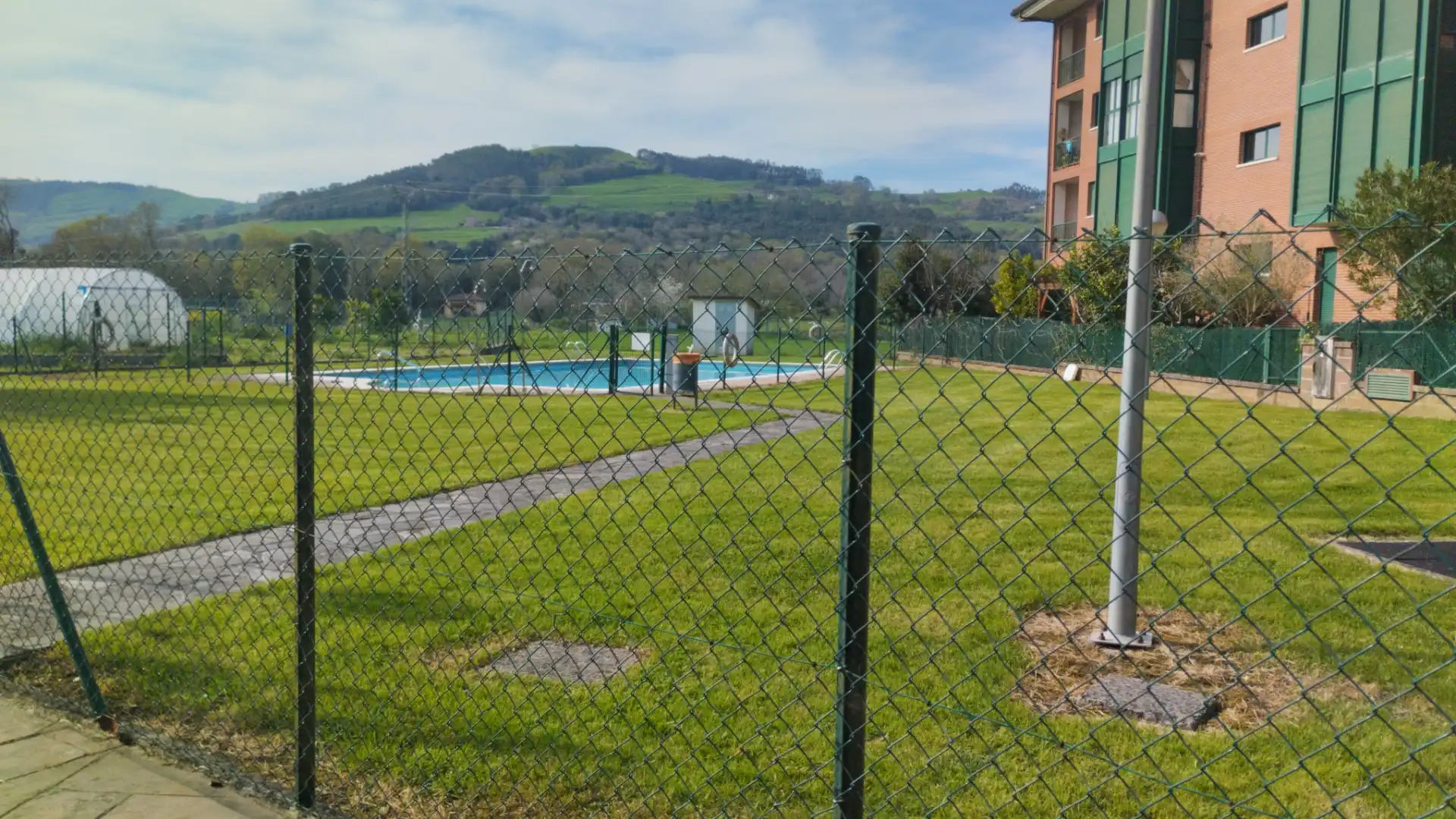 Piscina de Piso en venta en Voto con Calefacción, Trastero y Amueblado