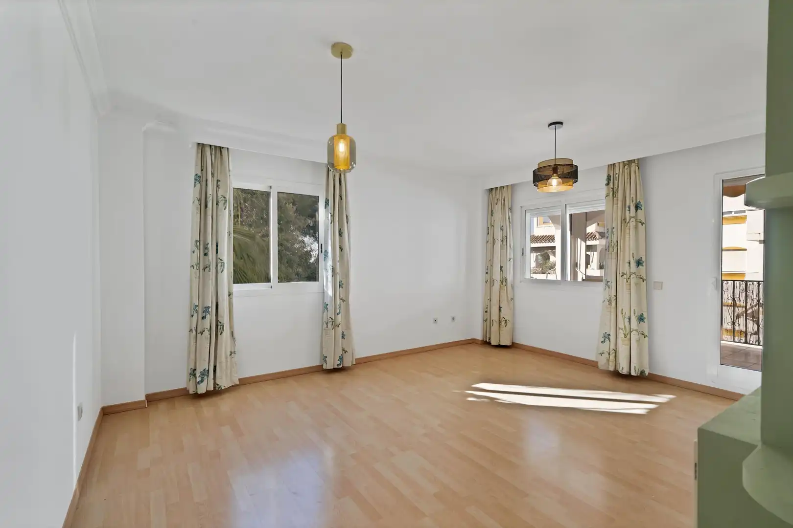 Sala de estar de Apartamento en venta en Marbella con Aire acondicionado, Calefacción y Jardín privado