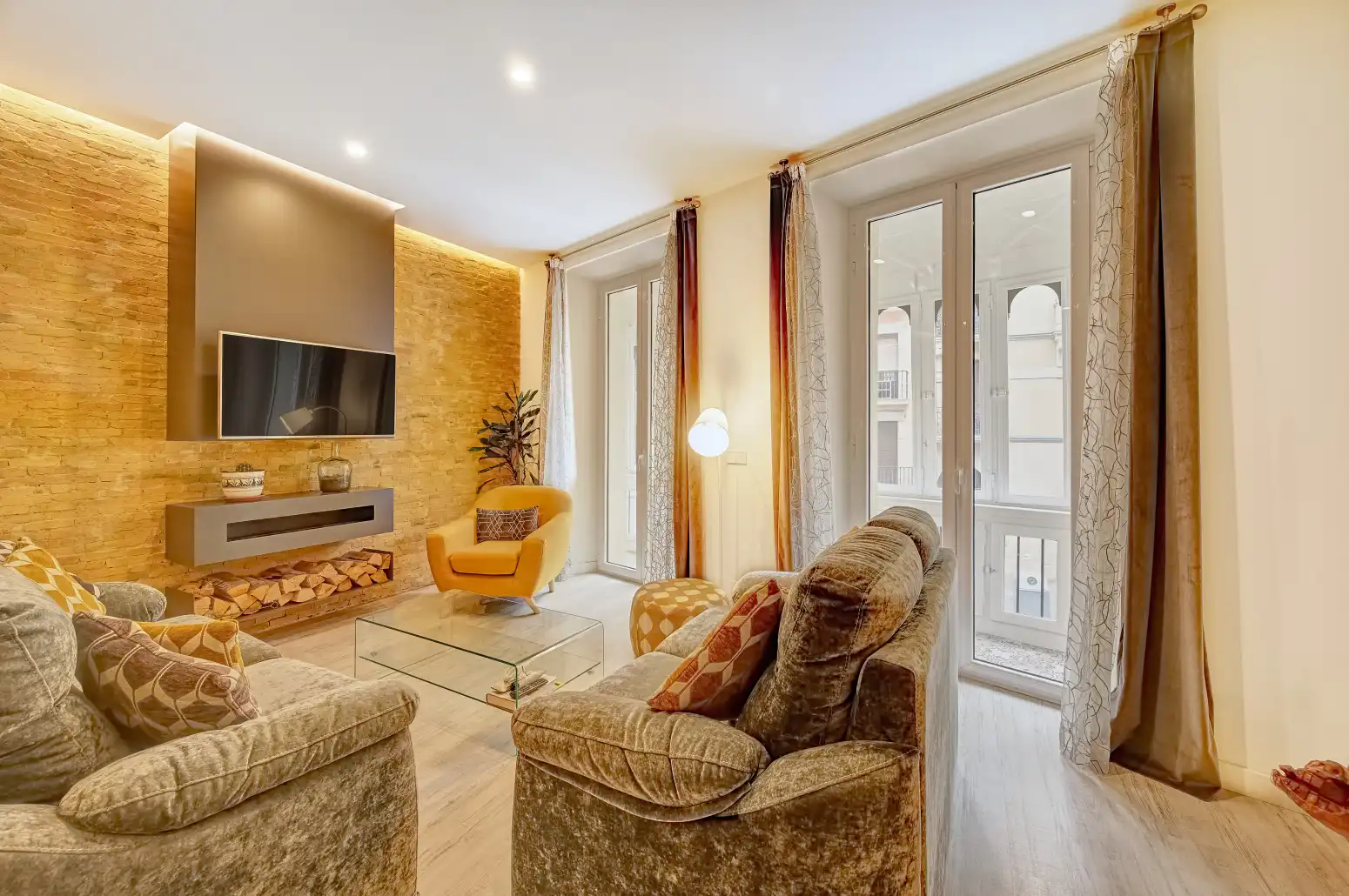 Sala de estar de Piso en venta en  Pamplona / Iruña con Calefacción, Parquet y Amueblado