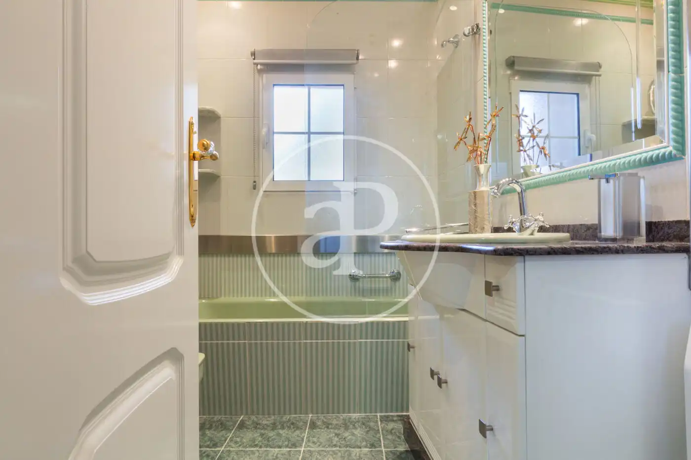 Baño de Casa o chalet en venta en Elda con Aire acondicionado, Calefacción y Jardín privado