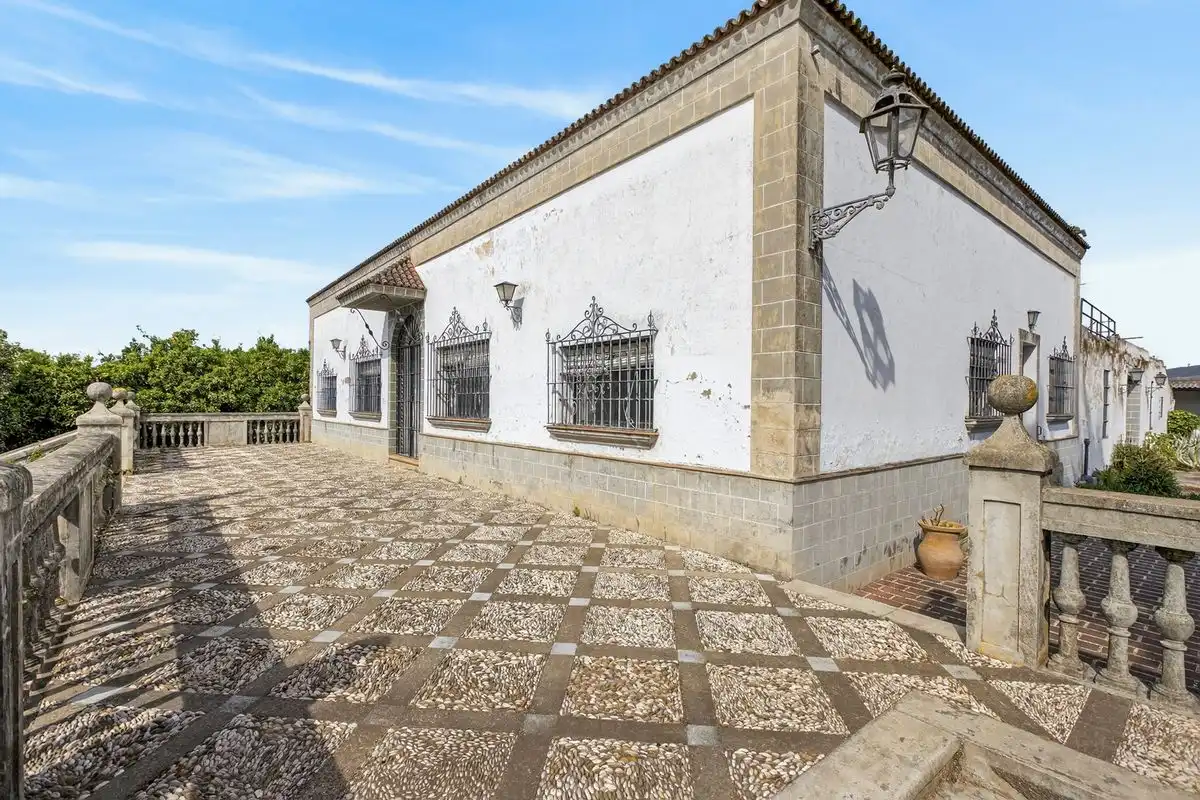 Finca rústica en venta en C. Pablo Picasso, Lora del Río