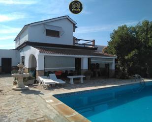 Piscina de Casa o xalet en venda en Torredonjimeno amb Aire condicionat, Terrassa i Balcó