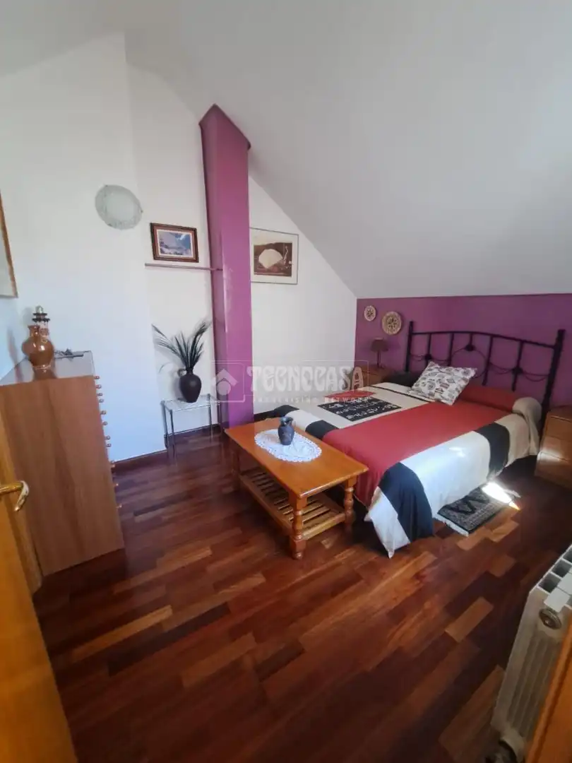 Habitación de Casa adosada en venta en María de Huerva con Aire acondicionado, Calefacción y Jardín privado
