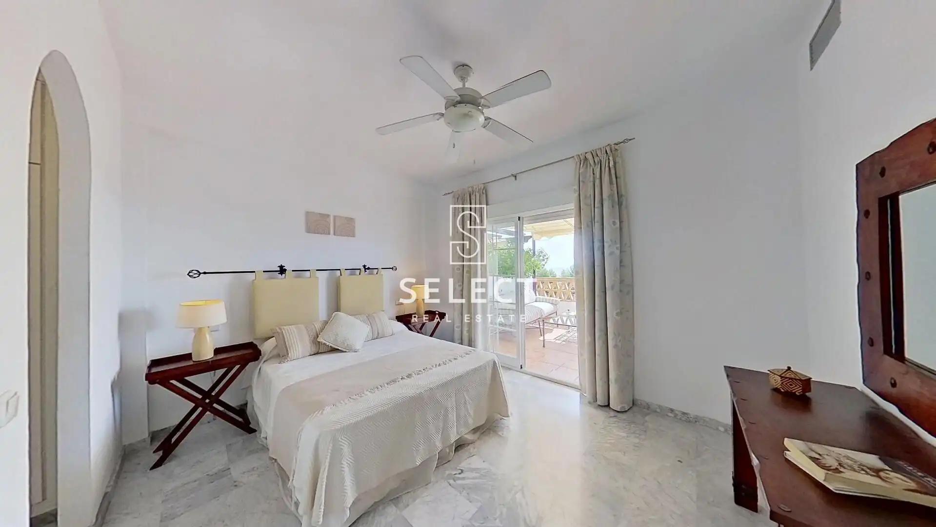 Habitación de Casa adosada en venta en Almuñécar con Aire acondicionado, Calefacción y Terraza