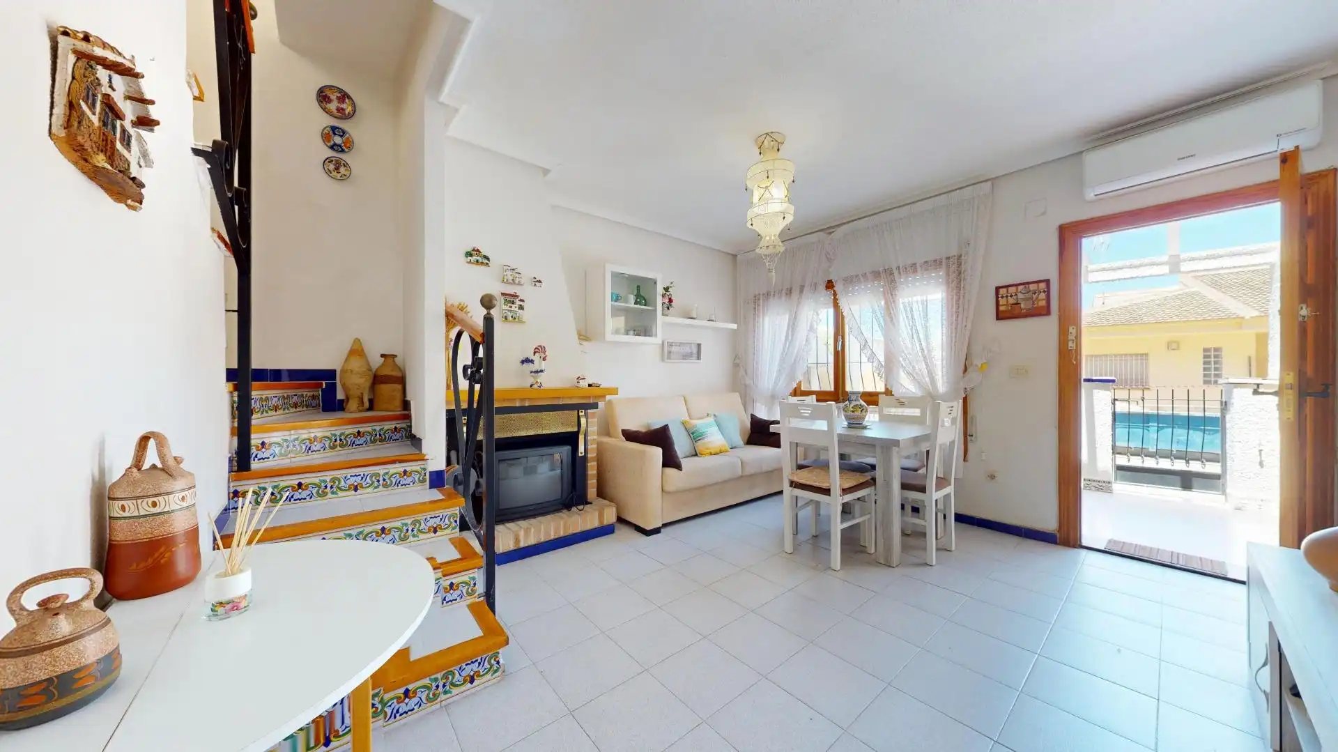 Sala de estar de Casa adosada en venta en Pilar de la Horadada con Terraza