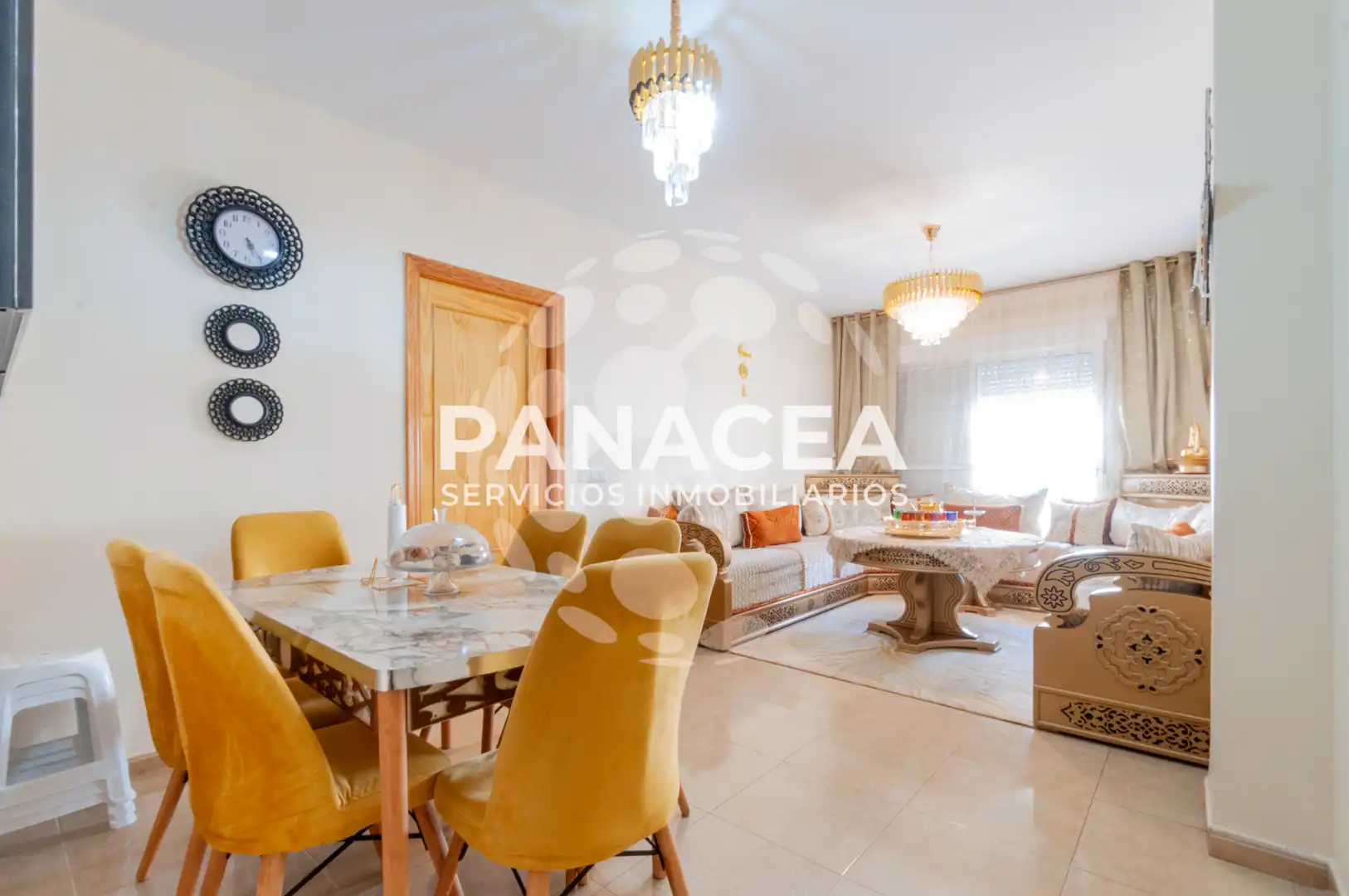 Comedor de Piso en venta en Roquetas de Mar con Amueblado, Horno y Lavadora