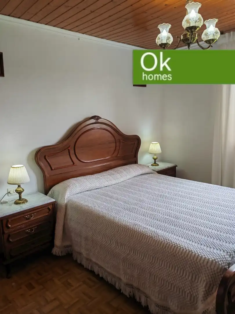 Habitación de Casa adosada de alquiler en Curtis con Calefacción, Trastero y Amueblado