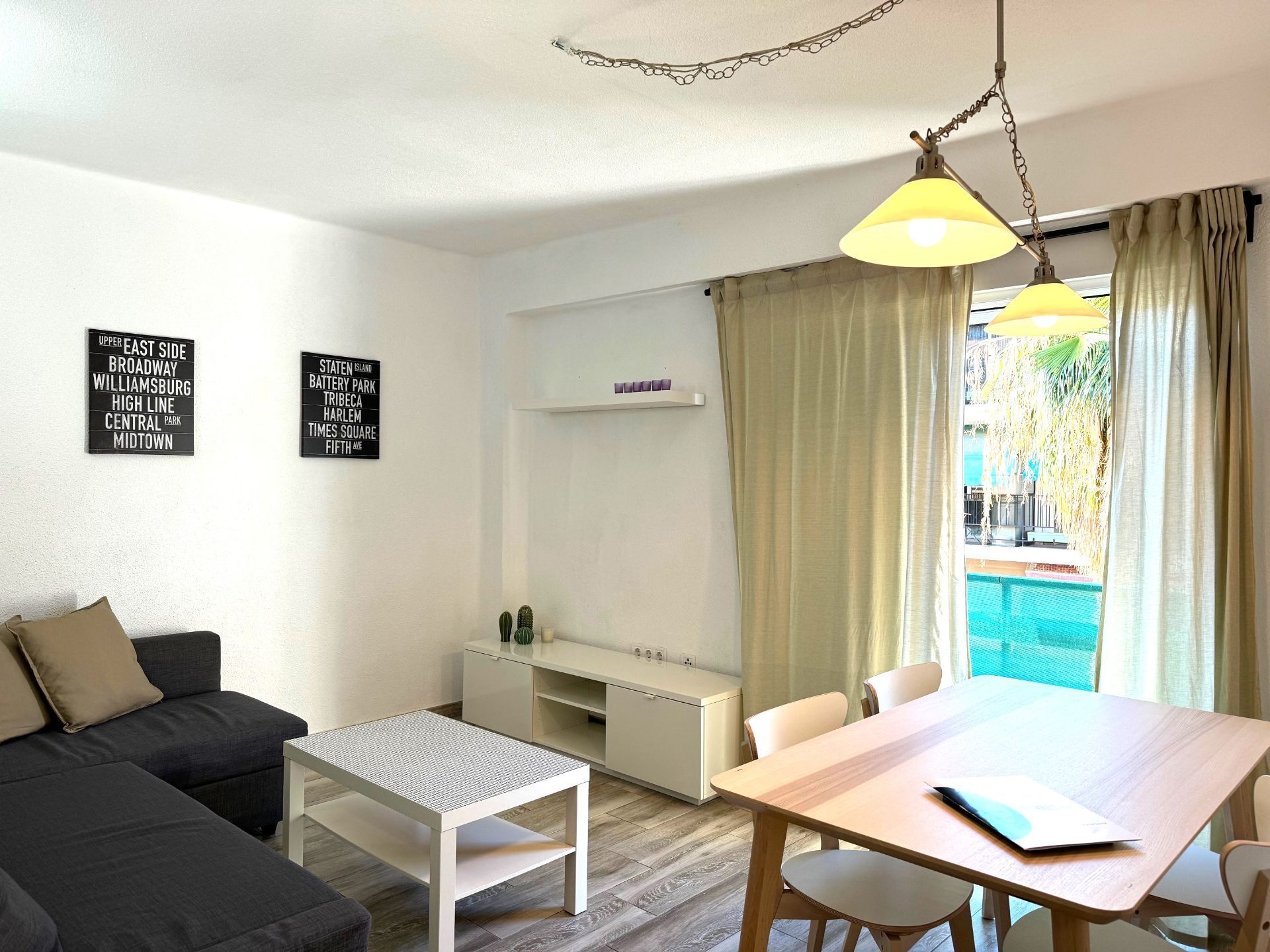 Living room of Flat to rent in  Valencia Capital  with Air Conditioner, Heating and Furnished