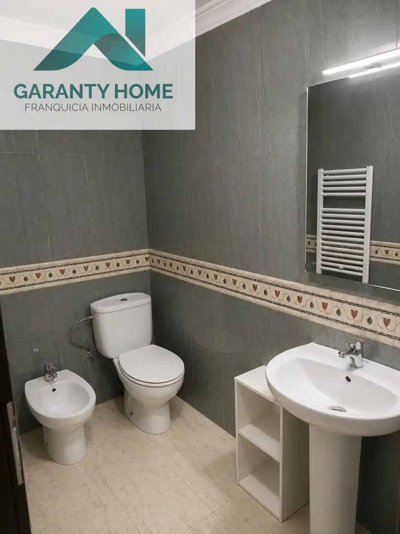 Baño de Dúplex en venta en Jamilena con Aire acondicionado, Calefacción y Parquet