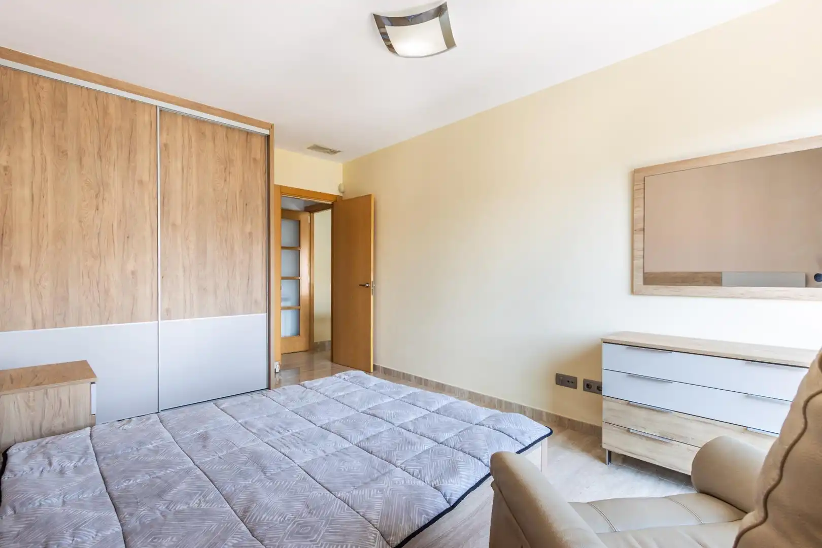 Habitación de Piso en venta en Sabadell con Aire acondicionado, Calefacción y Terraza