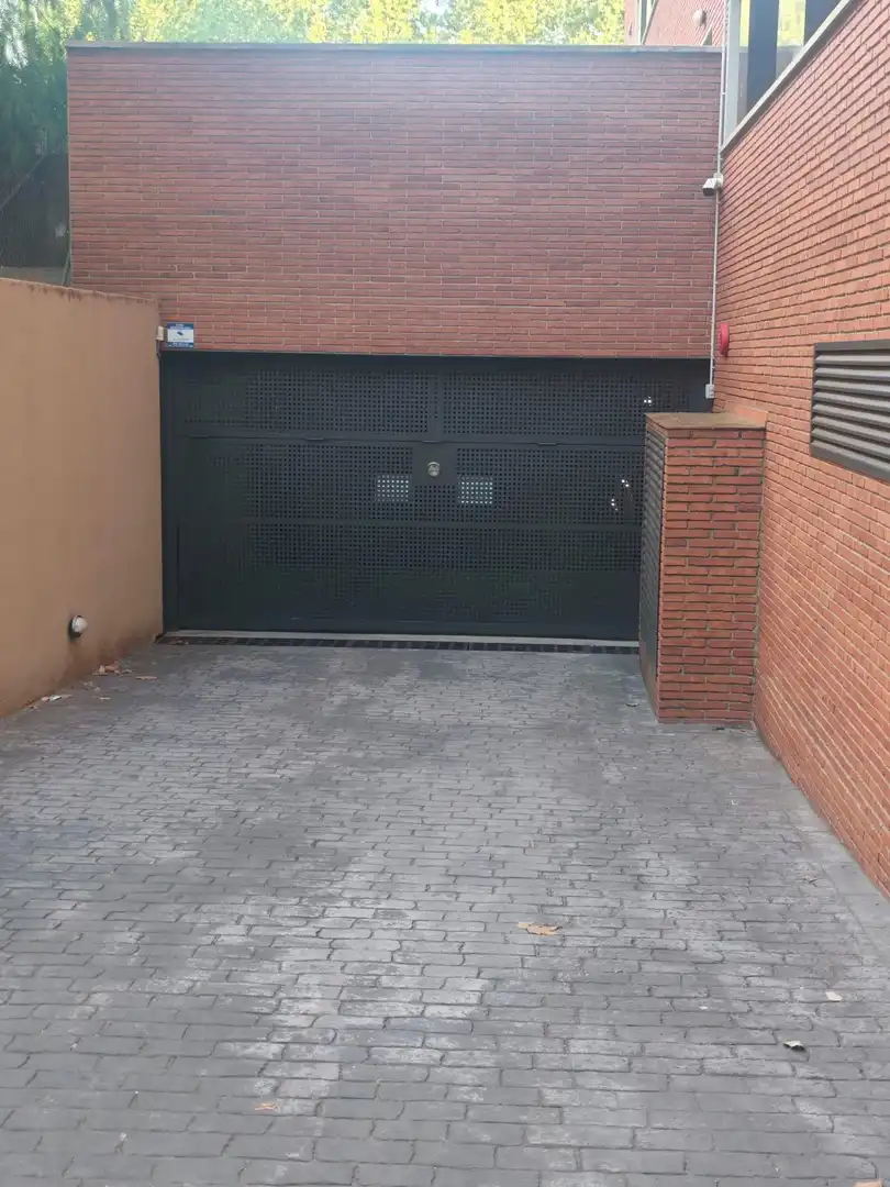 Einzelparkplatz zum Verkauf in Carrer de Benet de Moxó, imagen 2