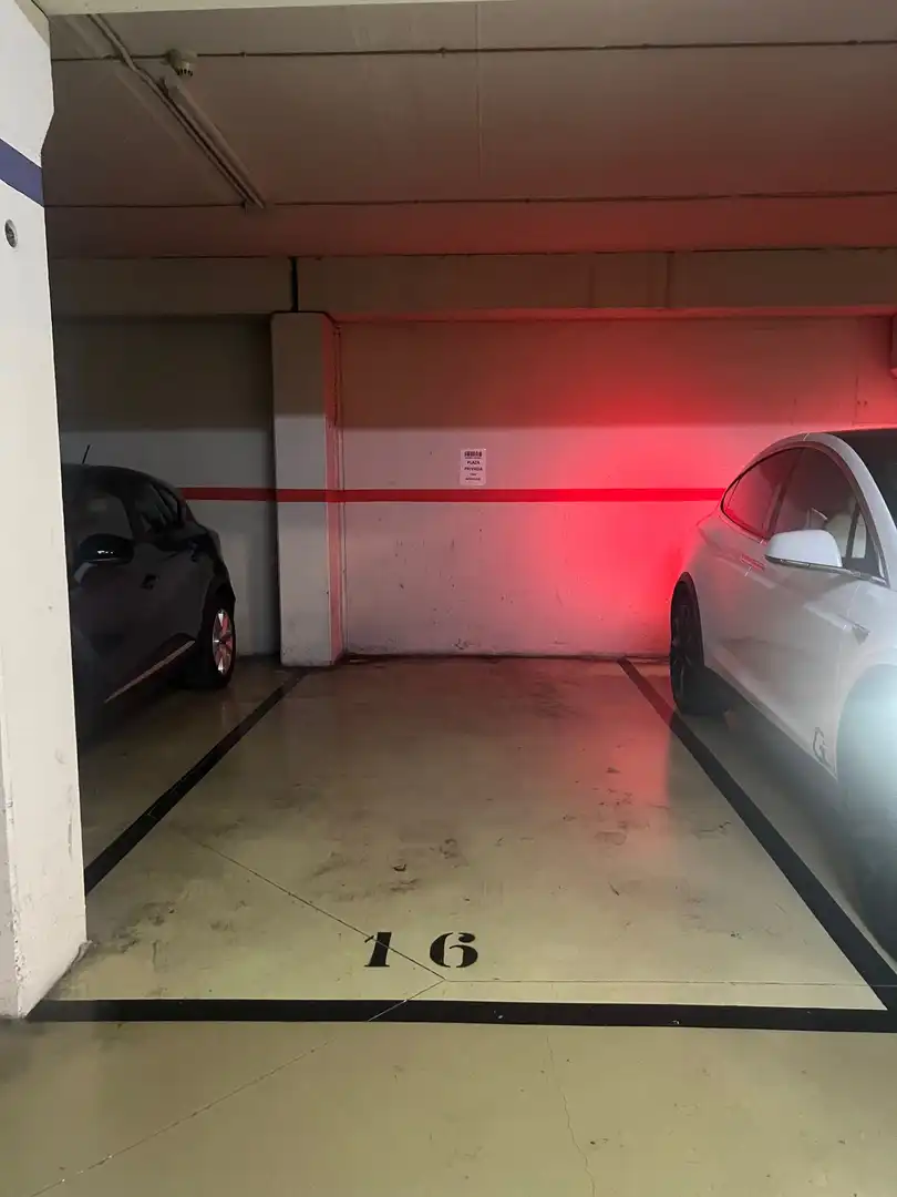 Parking de Garaje de alquiler en Terrassa con Alarma