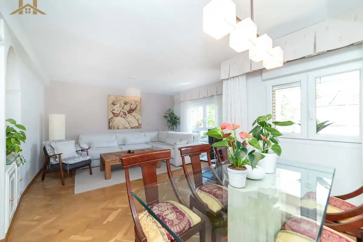 Living room of Flat for sale in Pozuelo de Alarcón  with Air Conditioner, Heating and Terrace