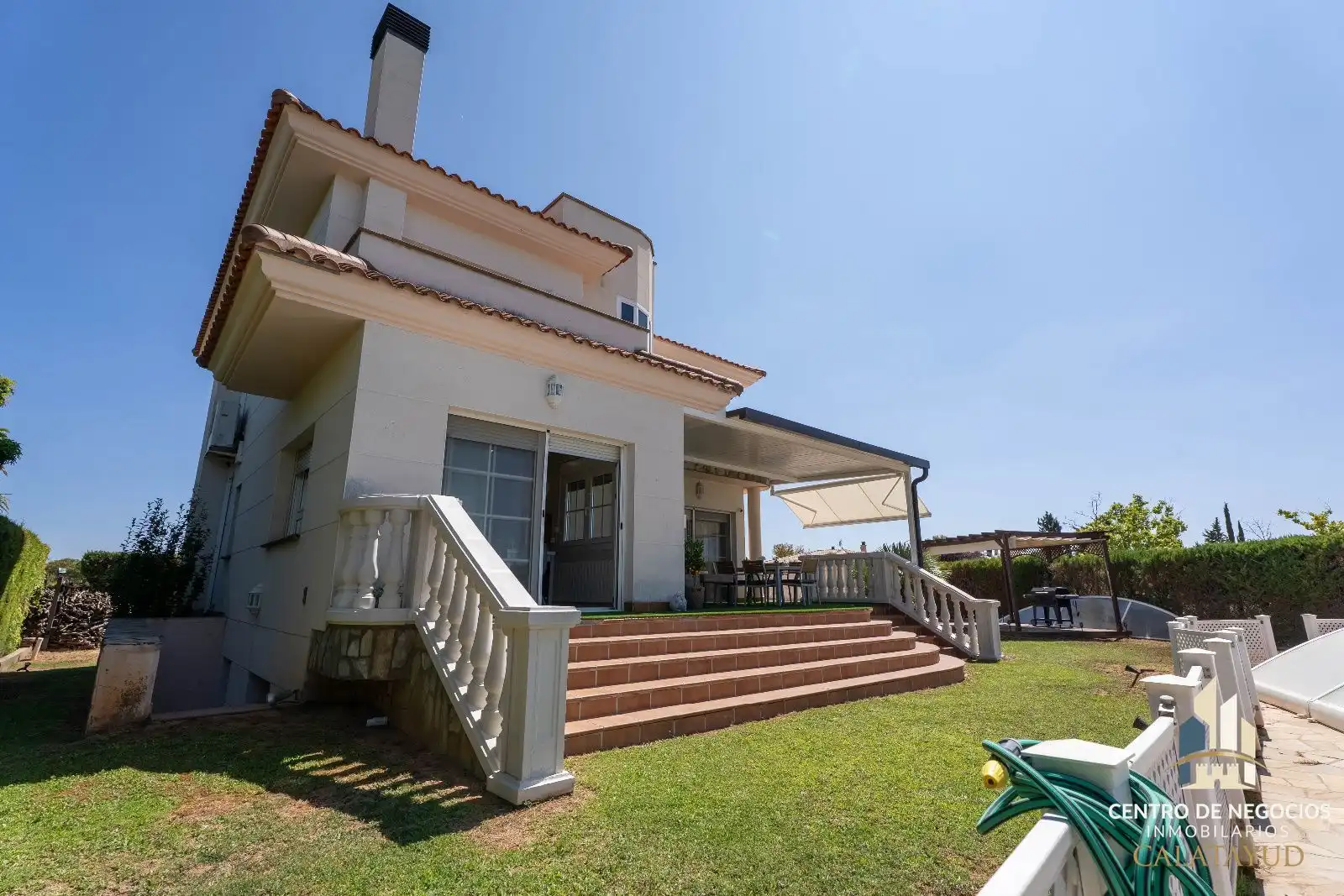 Vista exterior de Casa o xalet en venda en Calatayud amb Aire condicionat, Calefacció i Parquet