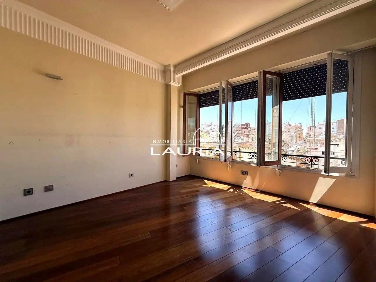 Wohnung zur Miete in calle de Sant Vicent Màrtir, El Mercat