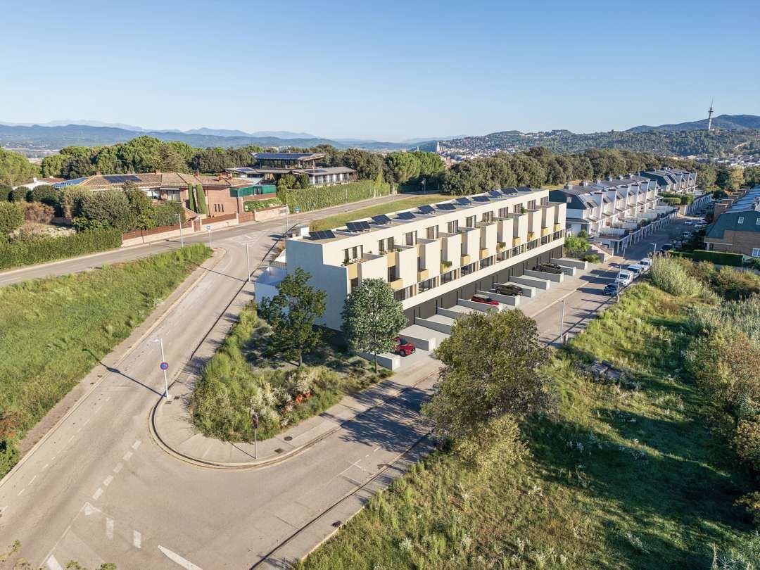 Exterior view of House or chalet for sale in Girona Capital  with Air Conditioner, Heating and Private garden