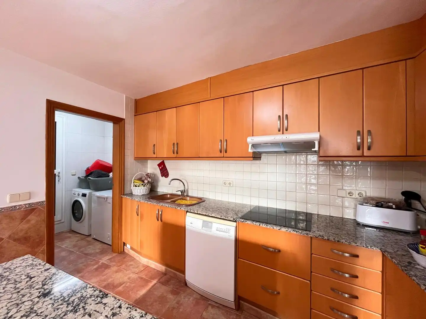Cocina de Casa o chalet en venta en Vilanova i la Geltrú con Calefacción, Terraza y Piscina