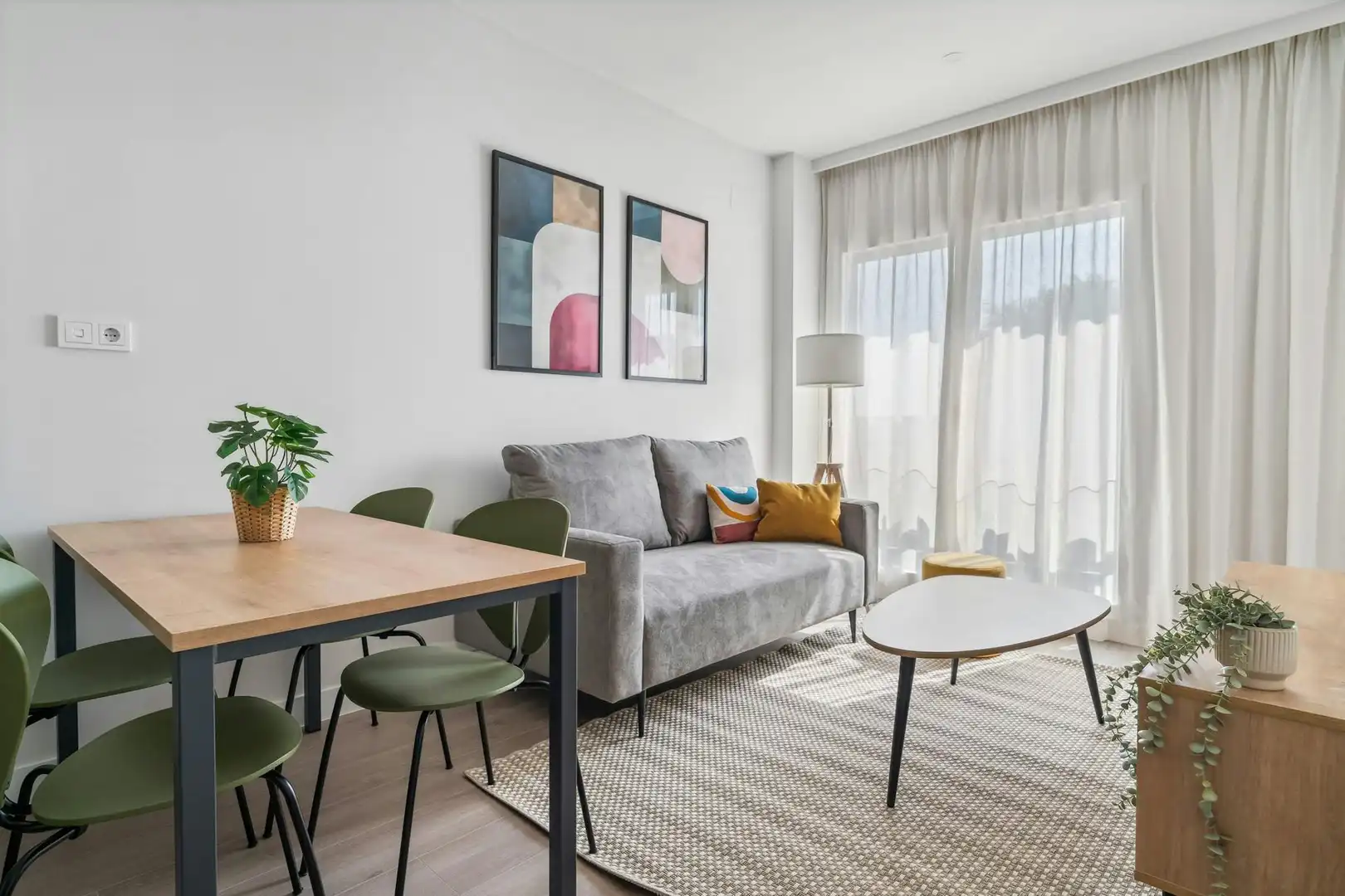 Wohnzimmer von Wohnung zur Miete in Madrid mit Klimaanlage, Heizung und Privatgarten