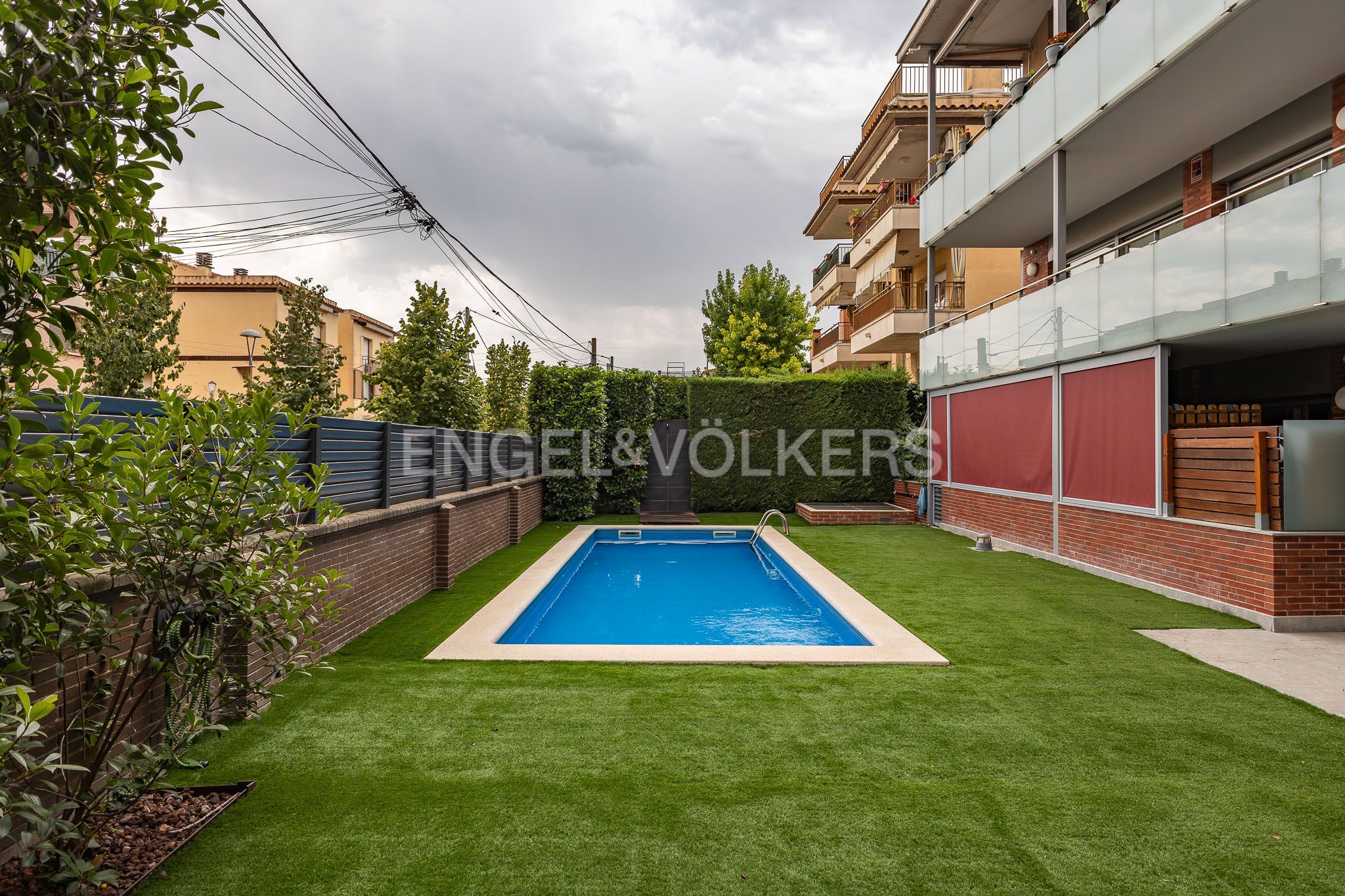 Swimming pool of Apartment for sale in Sant Cugat del Vallès  with Air Conditioner, Heating and Private garden