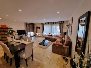 Flat with balcony for sale in Calle El Pinar 23