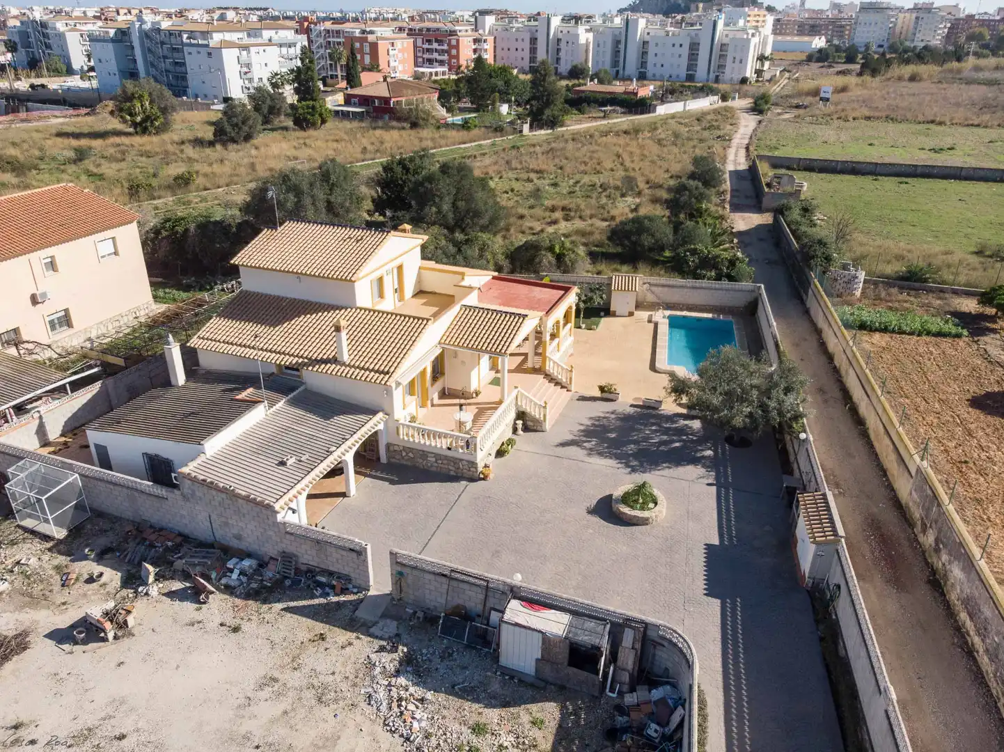 Detached house with pool for sale in Camí de la Bota