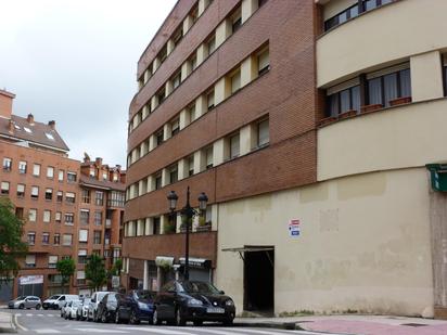 Vista exterior de Local en venda en Oviedo 